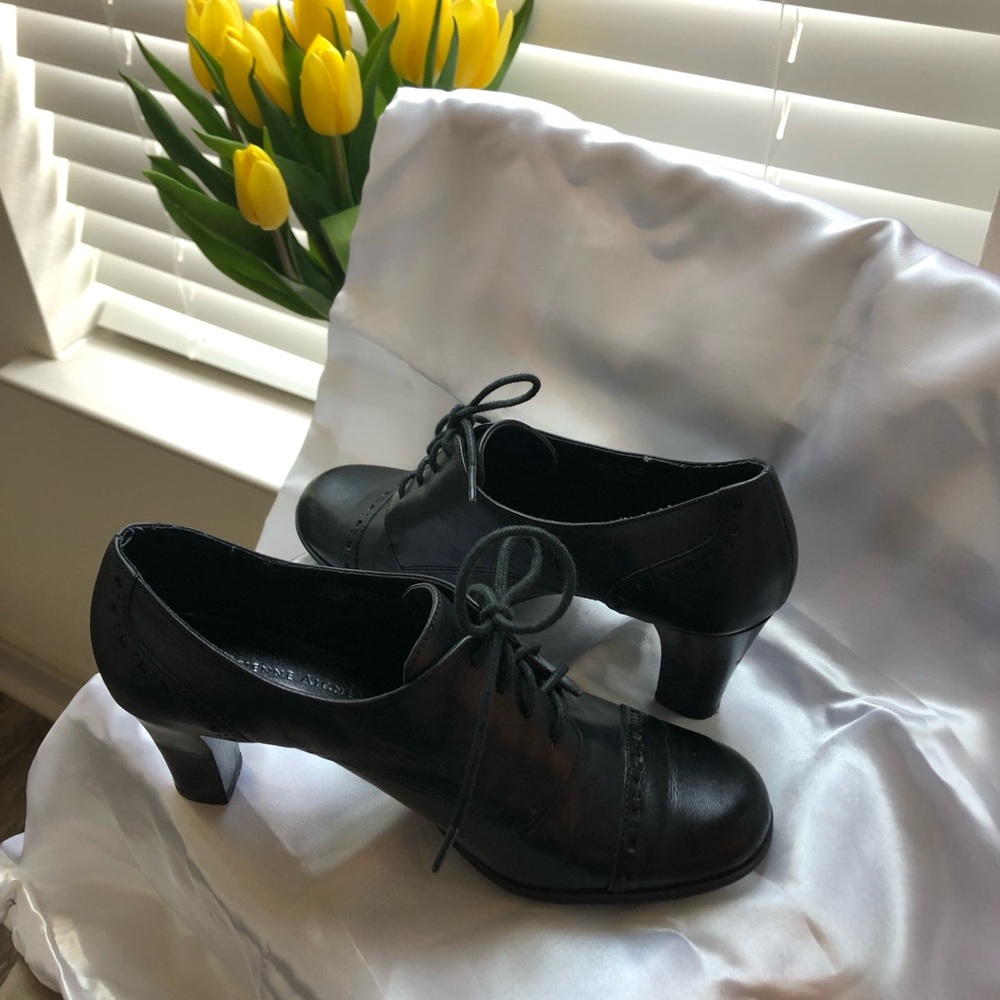1920’s inspired black leather shoe. Size 6.5.